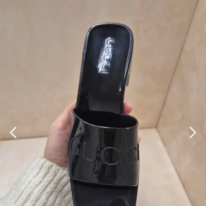 [BUNJANG] Gucci Rubber Slide Sandals Black / 구찌 러버 슬라이드 샌들 블랙