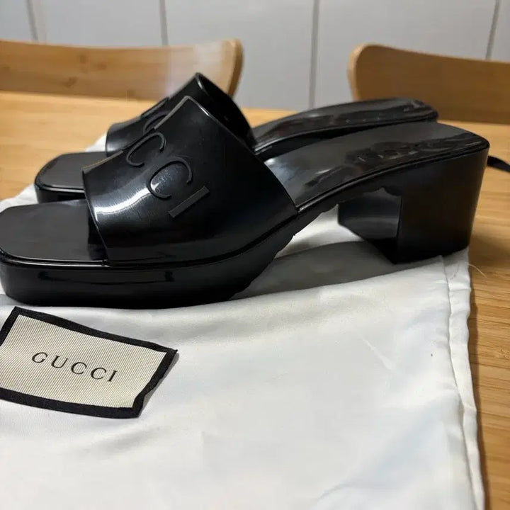 [BUNJANG] Gucci Rubber Slide Sandals Black / 구찌 러버 슬라이드 샌들 블랙