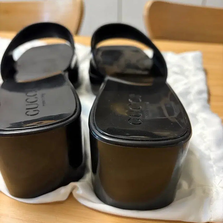 [BUNJANG] Gucci Rubber Slide Sandals Black / 구찌 러버 슬라이드 샌들 블랙