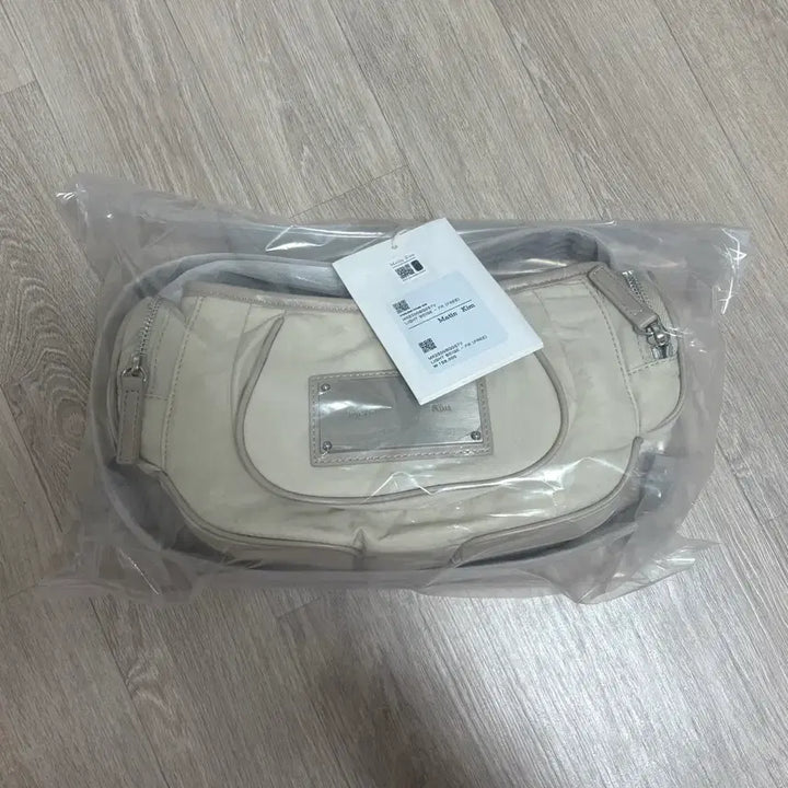 [BUNJANG] Matinkim Madeleine Round Bag Light Beige (Sealed) / (미개봉) 마뗑킴 마들렌 라운드 백 라이트 베이지