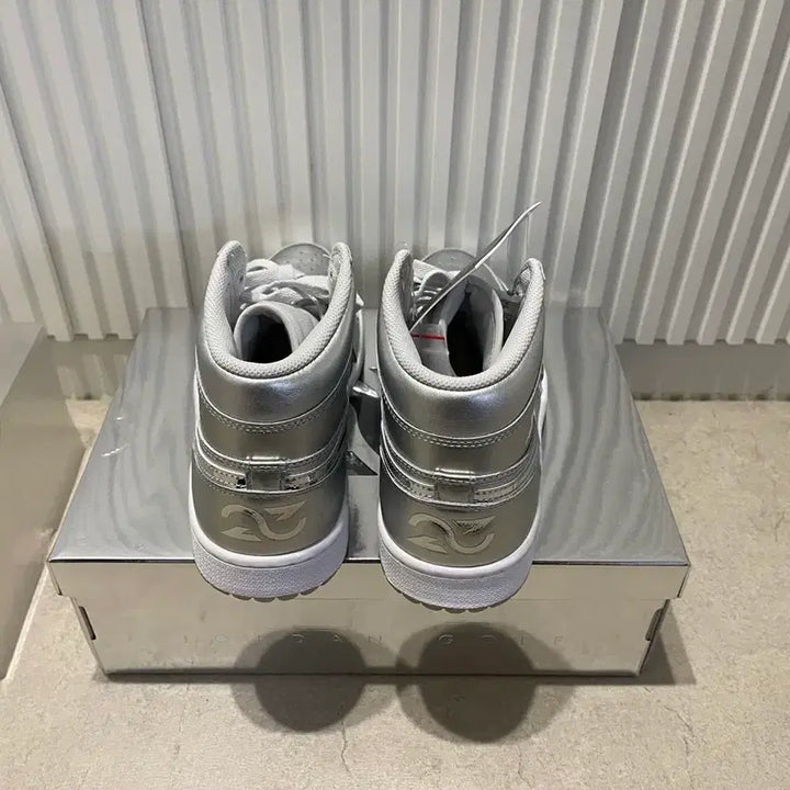 [BUNJANG] Jordan 1 High Golf NRG Metallic Silver Photon Dust Shoes (280mm) / (새상품) 조던 1 하이 골프 NRG 메탈릭 실버 포톤 더스트 280