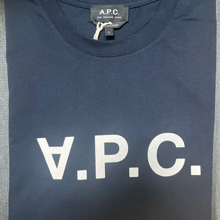 [BUNJANG] A.P.C. Navy Logo Print Short Sleeve T-Shirt - Large / 아페쎄 A.P.C. 네이비 라지 반팔