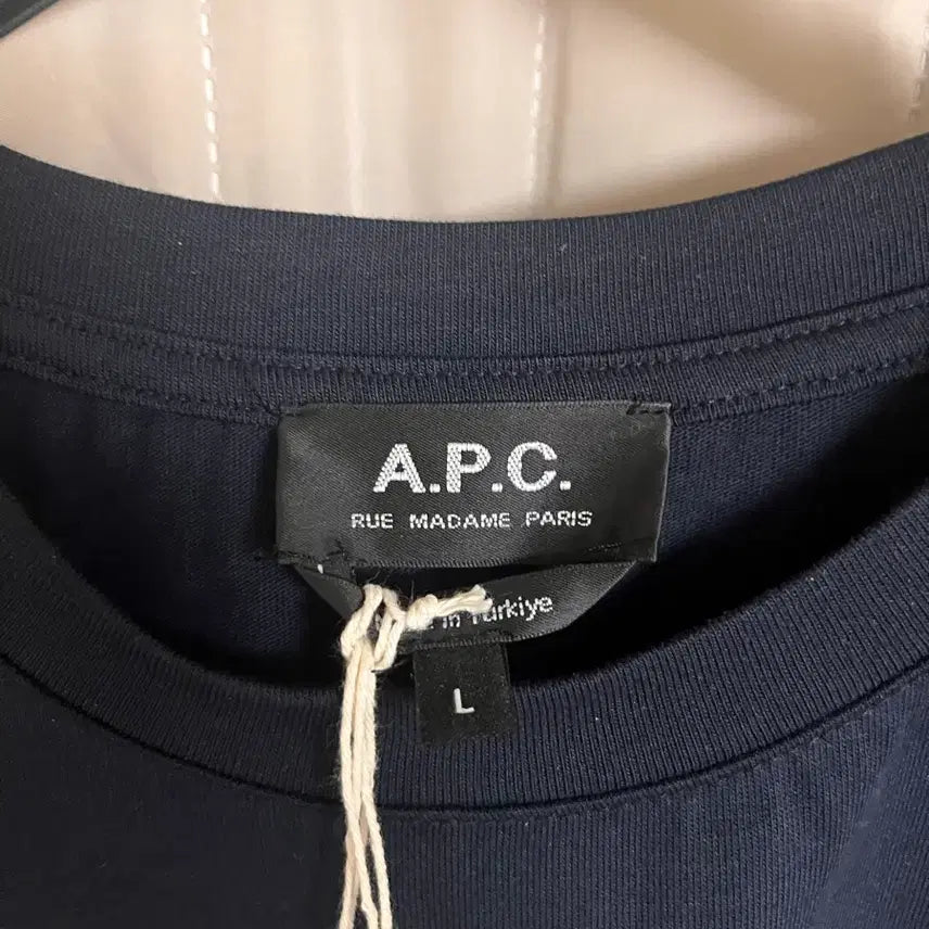 [BUNJANG] A.P.C. Navy Logo Print Short Sleeve T-Shirt - Large / 아페쎄 A.P.C. 네이비 라지 반팔