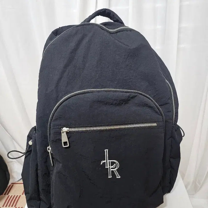 [BUNJANG] Lederry Lotvin Nylon Black Backpack / 레더리 로트빈 나일론 블랙 백팩