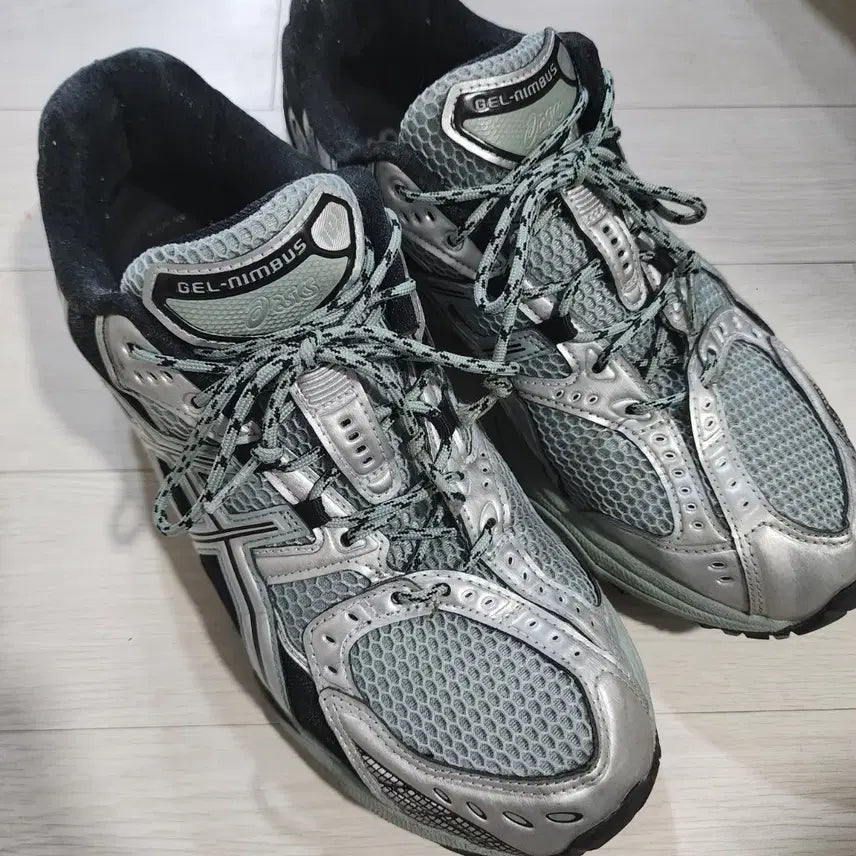 [BUNJANG] Asics Gel-Nimbus 10.1 Sneakers / 아식스 젤님버스 10.1 스니커즈 275