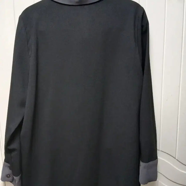 [BUNJANG] BUILD Colorblock Collar Long Sleeve Blouse / BUILD 배색 카라 긴팔 블라우스