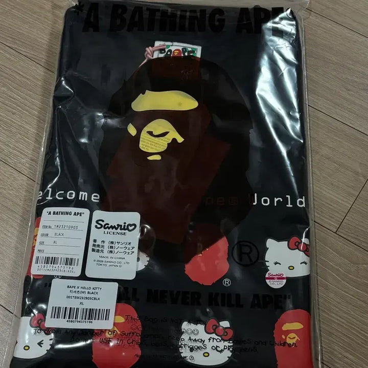 [BUNJANG] BAPE x Sanrio Hello Kitty Collaboration T-Shirt XL / 베이프 x 산리오 콜라보 헬로키티 티셔츠 반팔 XL