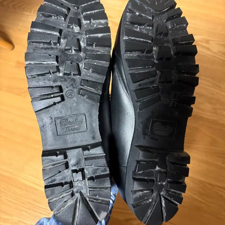 [SOLD OUT] 파라부트 클루사즈