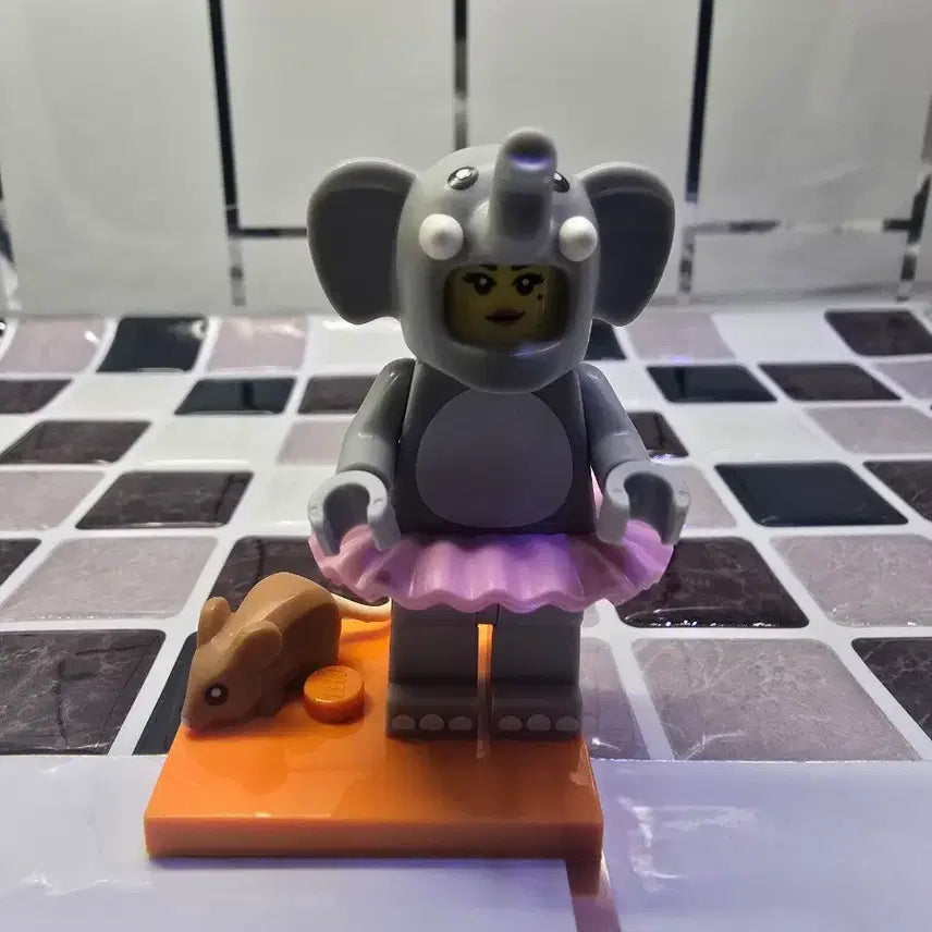 [BUNJANG] LEGO Elephant Ballerina Minifigure / 레고 코끼리알바 발레리나 미니피겨