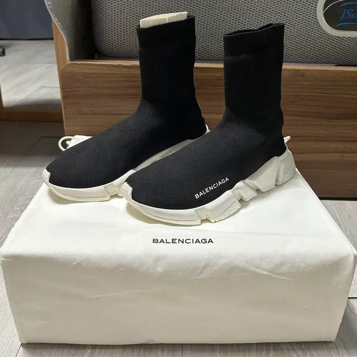 [BUNJANG] Balenciaga 17FW Season 1st Edition Speedrunner Long Version / 초레어) 발렌시아가 17년도 시즌 초판 스피드러너 롱 버전
