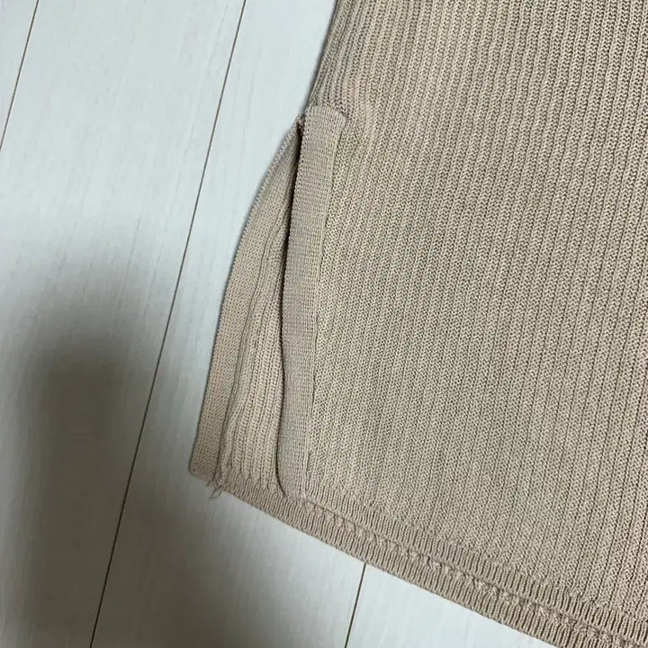 [BUNJANG] Bowen Sleeveless Knit / 보웬 나시 니트