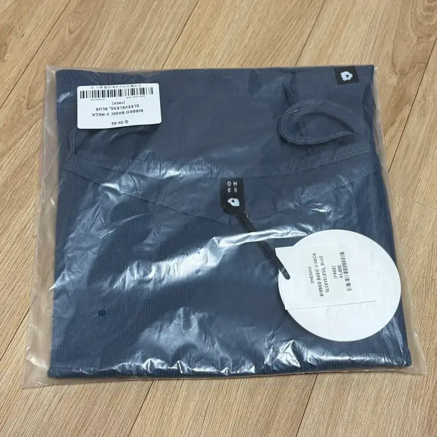 [SOLD OUT] 오헤시오 브이넥 민소매 나시 블루
