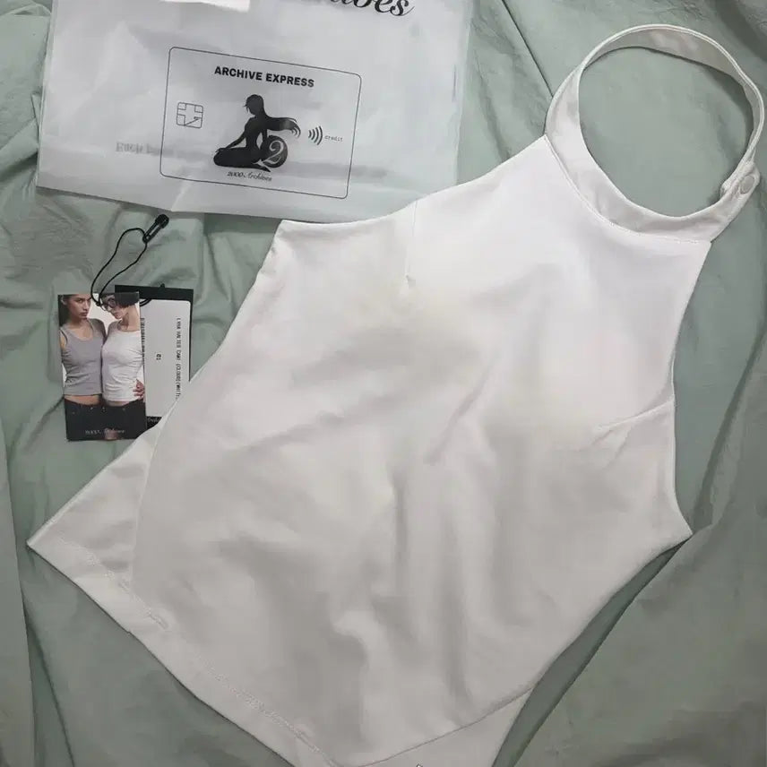 [BUNJANG] 2000Archives Lyra Halter Cami Top / 2000Archives LYRA HALTER CAMI 홀터넥 나시