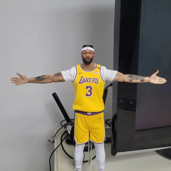 [BUNJANG] Anthony Davis 1/6 Scale Figure (Hot Toys x Enterbay x Artist Collaboration) / 앤서니 데이비스 1/6 피규어 (핫토이X앤터베이X작가작)