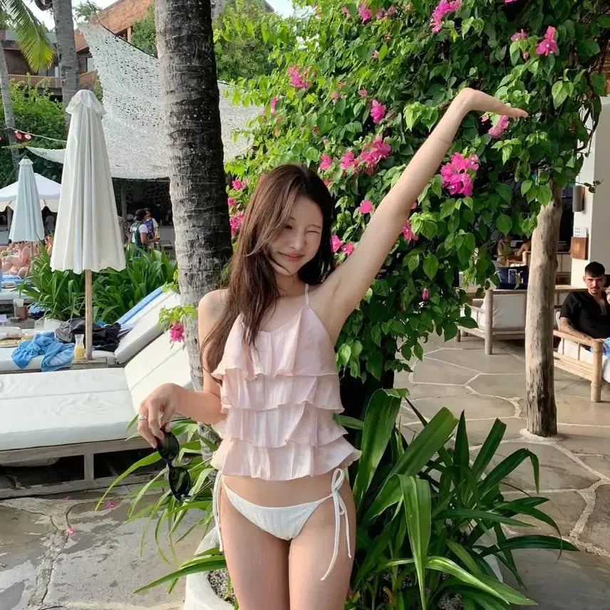 [BUNJANG] Lazy Shop Glossy Halter Top / 레이지샵 글로시 홀터탑