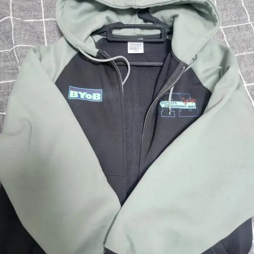 [BUNJANG] Code Graphy Color-Block Hooded Zip-Up Jacket Mint/Brown / 코드그라피 배색 후드집업 민트/브라운