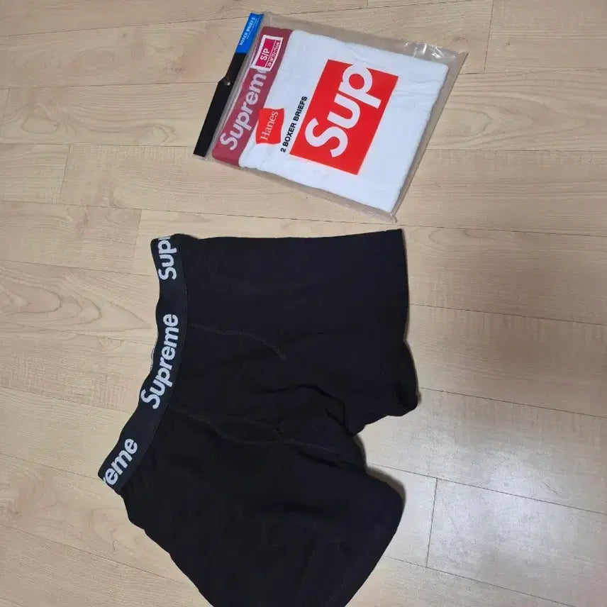 [BUNJANG] Supreme x Hanes Boxer Briefs / 슈프림 팬티 헤인즈 복서 (교환도)