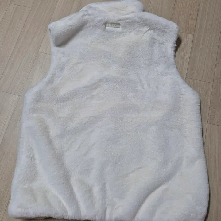 [BUNJANG] Wolsey White Fur Vest / Wolsey 화이트 퍼 조끼