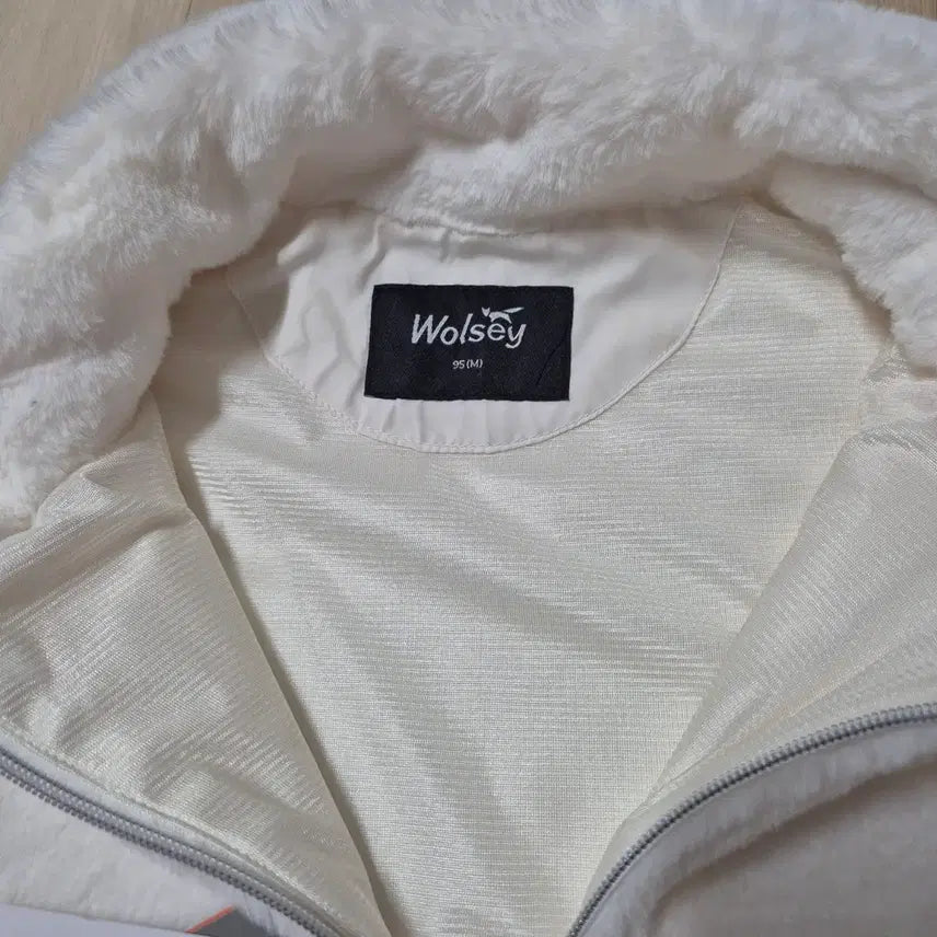 [BUNJANG] Wolsey White Fur Vest / Wolsey 화이트 퍼 조끼