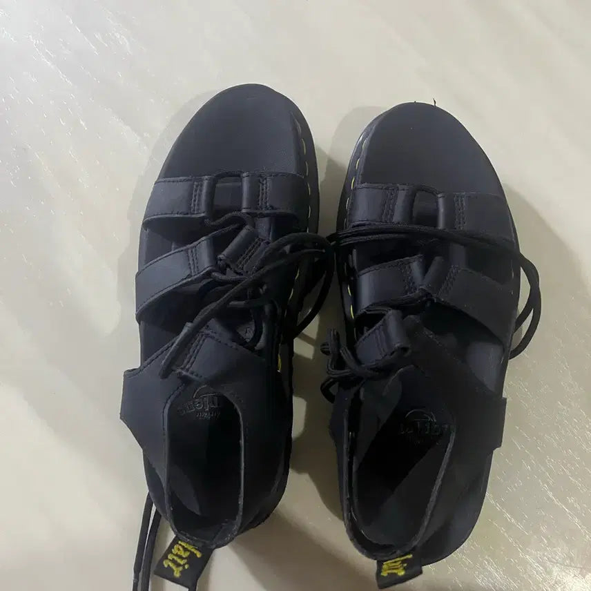 [BUNJANG] Dr. Martens Natalie Sandals / 닥터마틴 나탈리 240 샌들