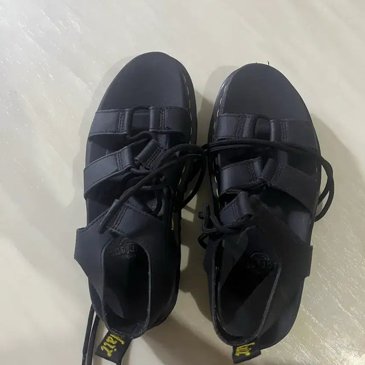 [BUNJANG] Dr. Martens Natalie Sandals / 닥터마틴 나탈리 240 샌들