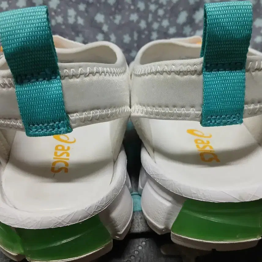 [SOLD OUT] 아식스젤퀀텀샌들260