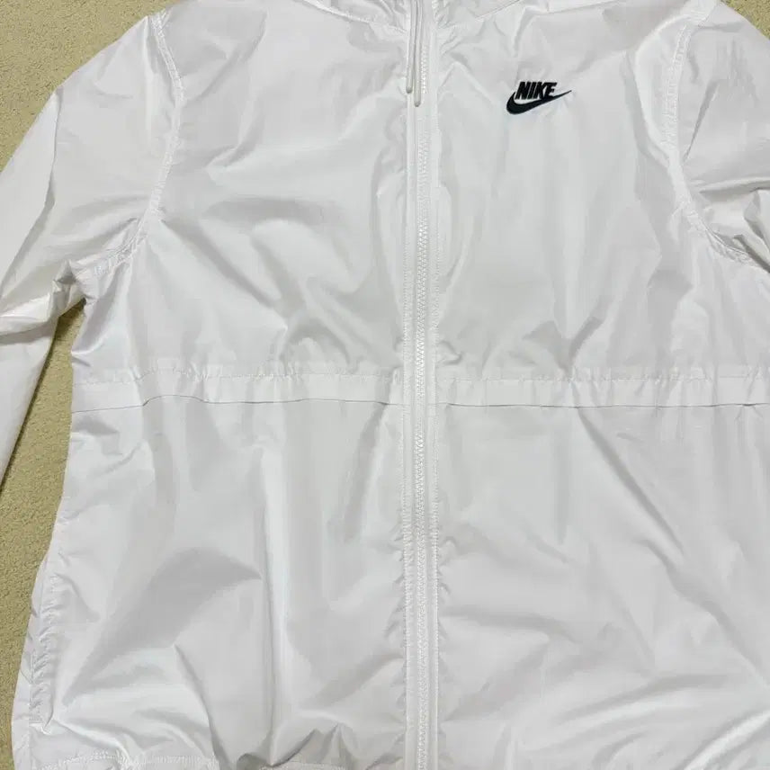 [SOLD OUT] 나이키 화이트 바람막이