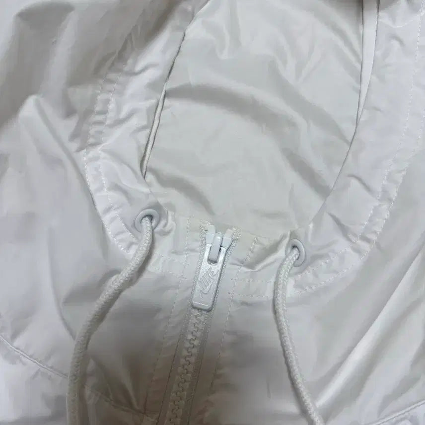 [SOLD OUT] 나이키 화이트 바람막이