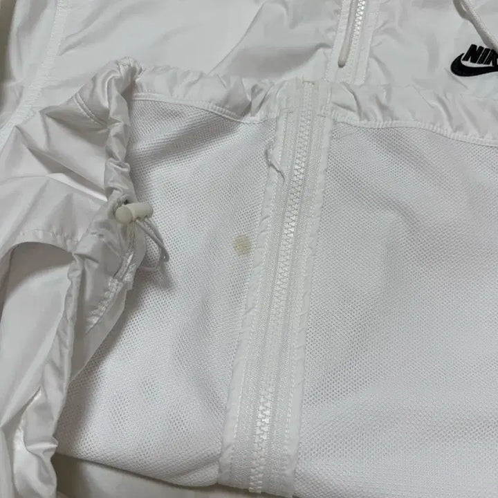 [SOLD OUT] 나이키 화이트 바람막이