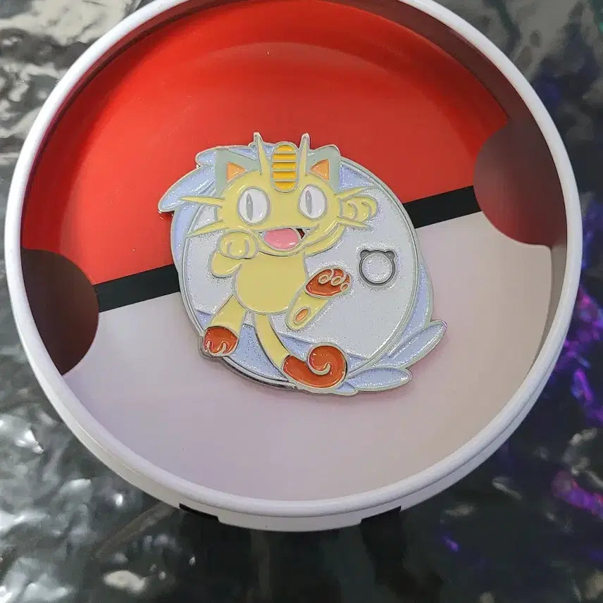 [BUNJANG] Pokemon Pop-up Store Nyang Badge / 포켓몬 팝업스토어 냐옹 뱃지 판매합니다.