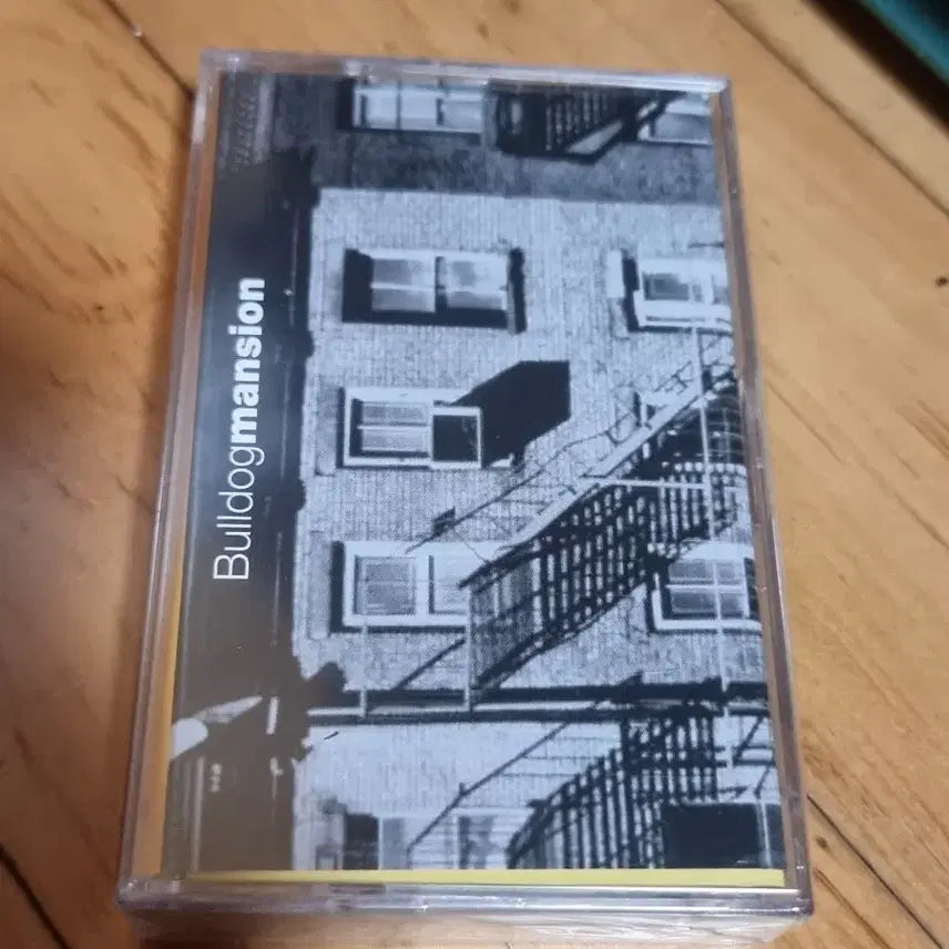 [BUNJANG] Bulldog Mansion 1st Album Unsealed Cassette Tape / 불독맨션 1집 미개봉 카세트 테이프 판매합니다