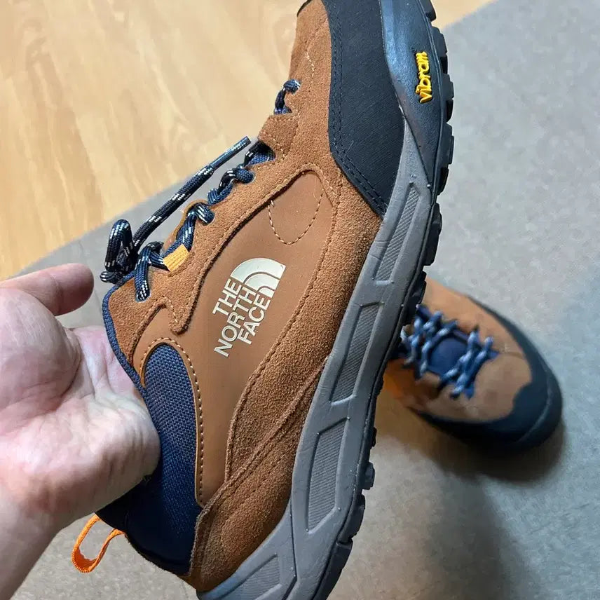 [BUNJANG] The North Face Tracker Hiking Shoes / 노스페이스 트래커 등산화 트래킹화