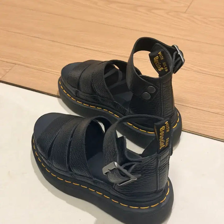 [BUNJANG] Dr. Martens Clarissa II Quad Buckle Strap Sandals UK3 / 닥터마틴 클라리사 II 쿼드 버클 스트랩 샌들 220-230 uk3