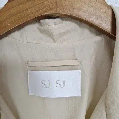 [BUNJANG] SJSJ Windbreaker Jacket (Beige) - Size 77 / 24년 SJSJ  바람막이 야상 77