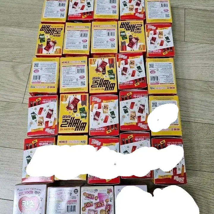 [BUNJANG] Pepero &amp; Kancho Miniature Keychains / 빼빼로 칸쵸 키링 팝니다
