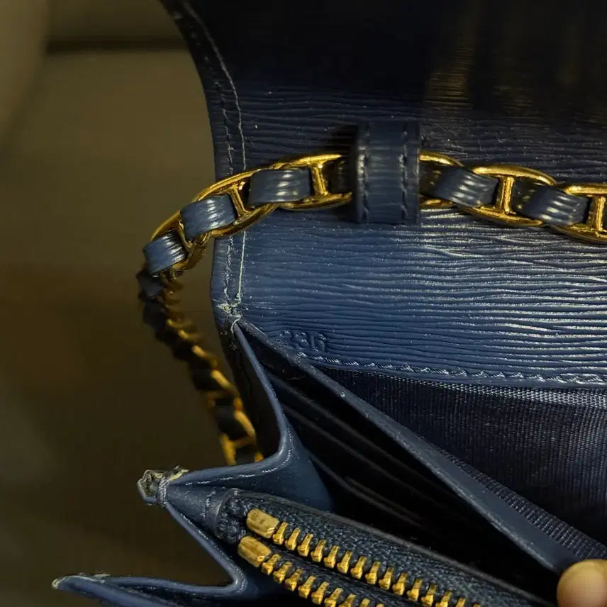 [BUNJANG] Prada Vitello Move Chain Wallet Bluette / 프라다 비텔로 무브 체인 월렛 블루에떼
