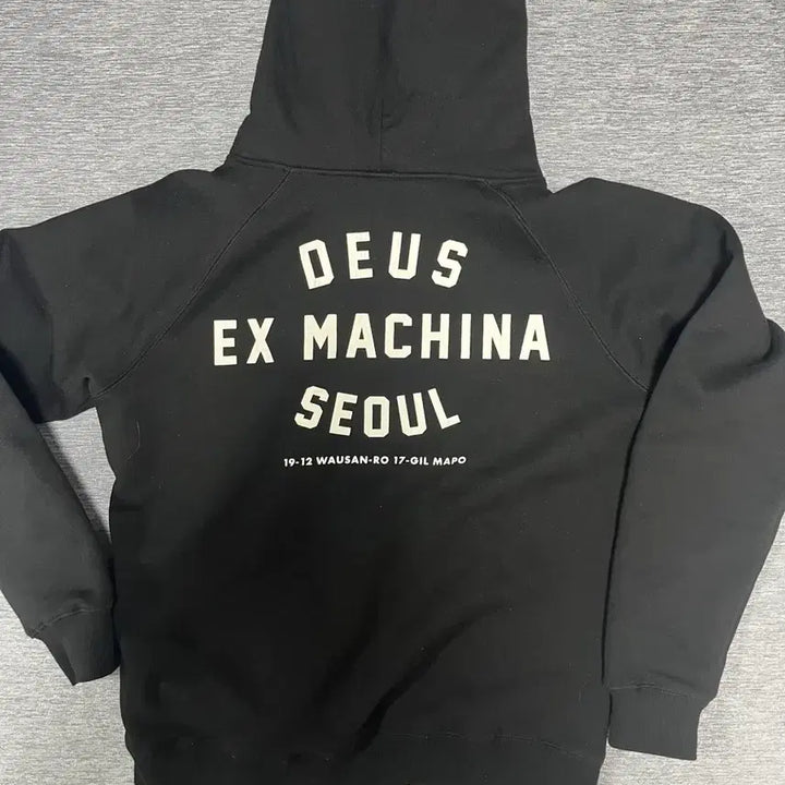 [BUNJANG] Deus Ex Machina Seoul Hoodie Black / 데우스 엑스 마키나 서울 후드티 블랙