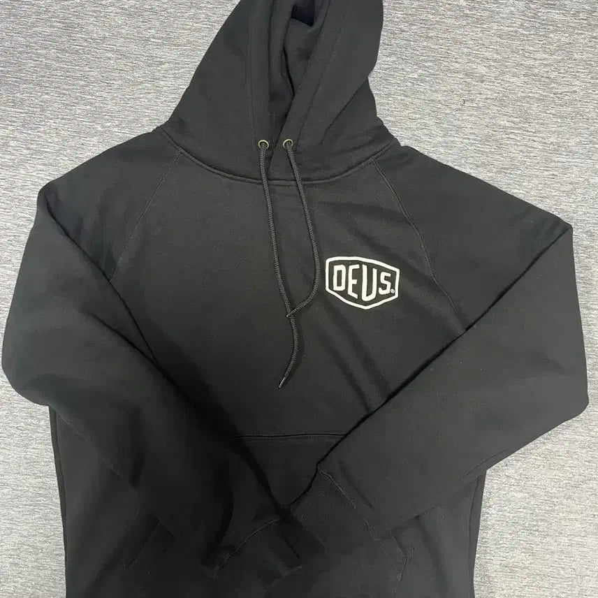 [BUNJANG] Deus Ex Machina Seoul Hoodie Black / 데우스 엑스 마키나 서울 후드티 블랙