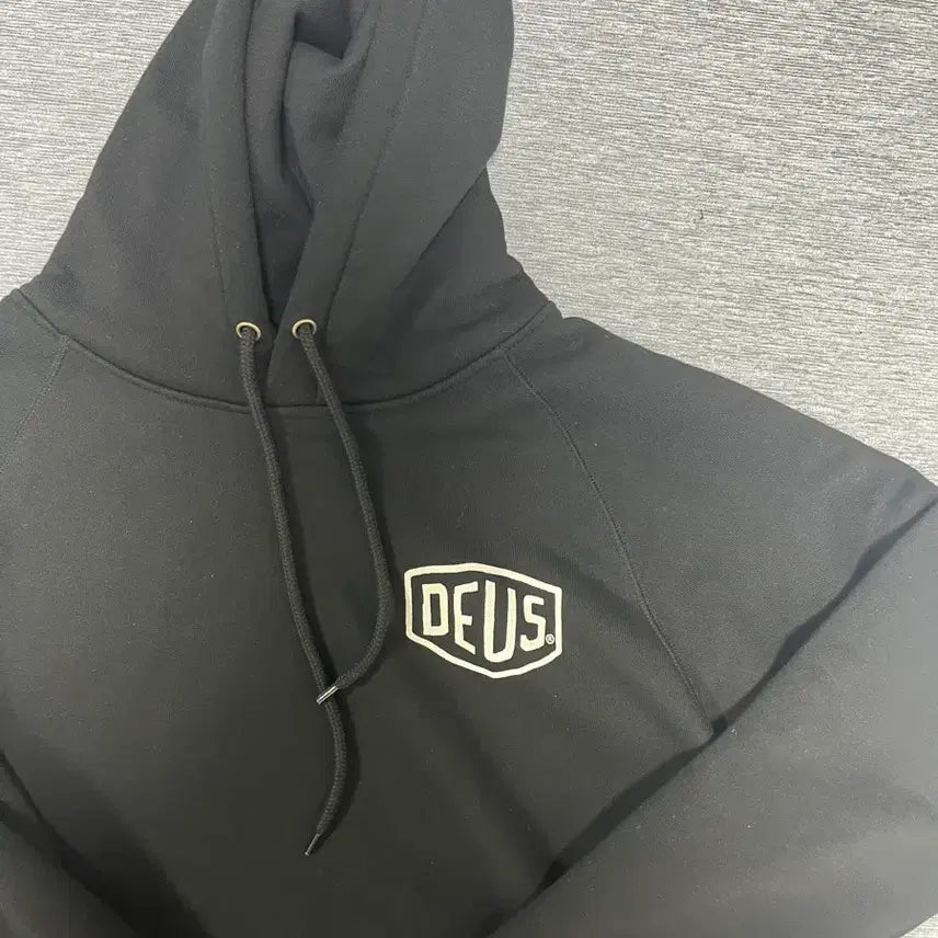 [BUNJANG] Deus Ex Machina Seoul Hoodie Black / 데우스 엑스 마키나 서울 후드티 블랙