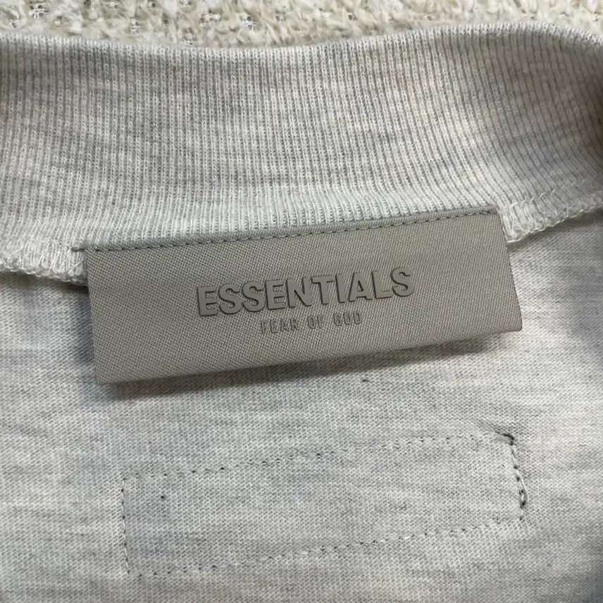 [BUNJANG] Fear of God Essentials Back Logo T-Shirt M / 에센셜 피어오브갓 백 로고 반팔티