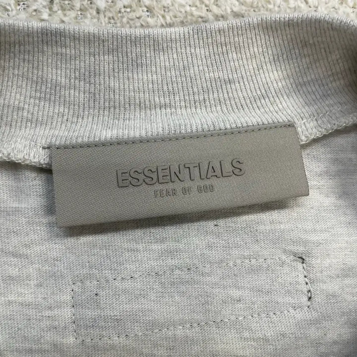 [BUNJANG] Fear of God Essentials Back Logo T-Shirt M / 에센셜 피어오브갓 백 로고 반팔티