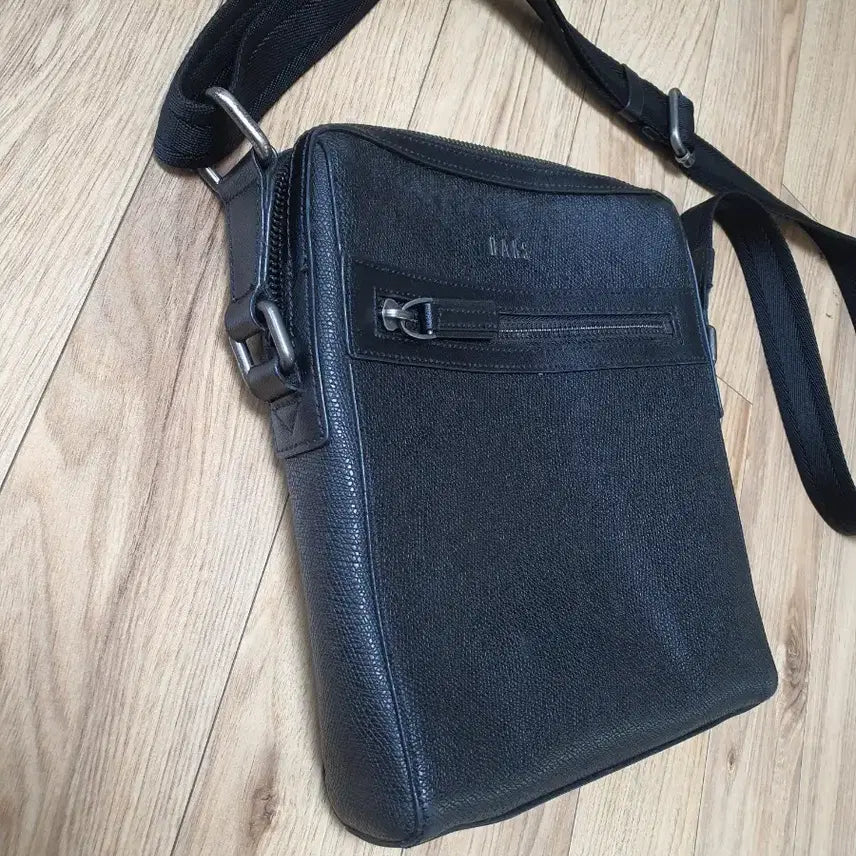 [BUNJANG] Daks Black Leather Crossbody Bag / 닥스 남성불랙 가죽 크로스백