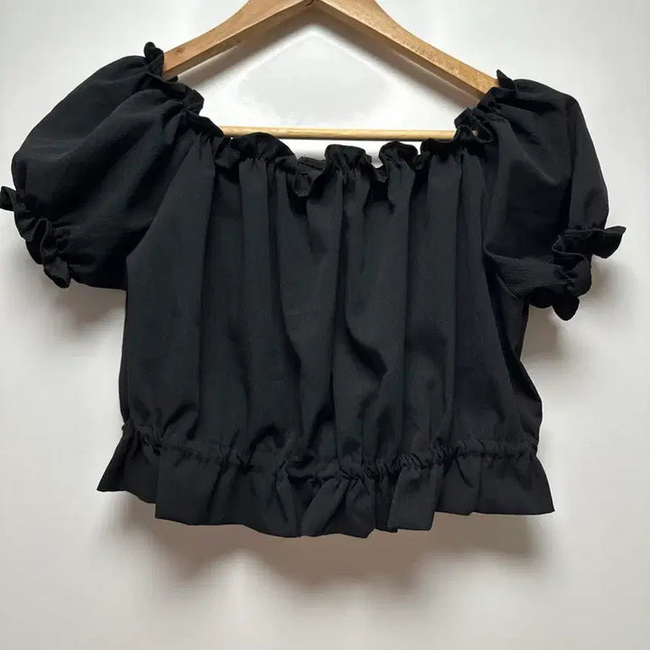 [BUNJANG] From Beginning Ruffled Sleeve Off-Shoulder Blouse / 프롬비기닝 프릴 소매 오프숄더 블라우스