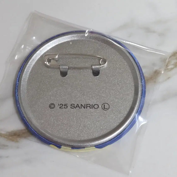 [BUNJANG] Sanrio Satin Can Badge Obake Secret / 산리오 사틴 캔뱃지 오바케 시크릿