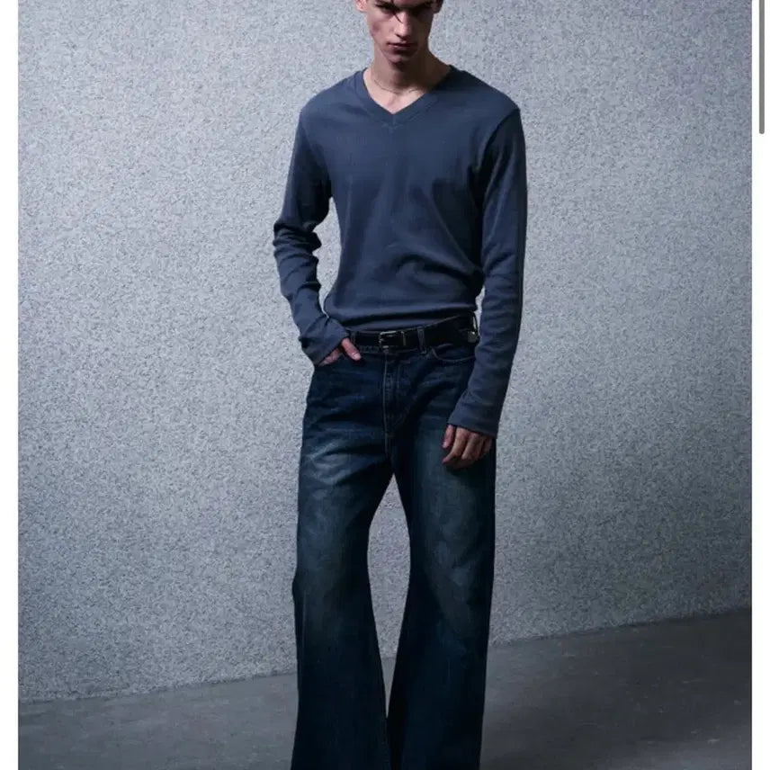[BUNJANG] Hellet Ribbed Slim V-Neck Long Sleeve L / 헬렛 / 리브드 슬림 크롭 브이넥 롱슬리브 / L