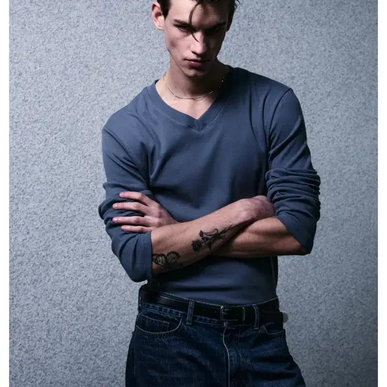[BUNJANG] Hellet Ribbed Slim V-Neck Long Sleeve L / 헬렛 / 리브드 슬림 크롭 브이넥 롱슬리브 / L