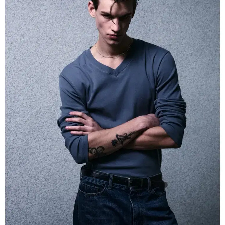 [BUNJANG] Hellet Ribbed Slim V-Neck Long Sleeve L / 헬렛 / 리브드 슬림 크롭 브이넥 롱슬리브 / L