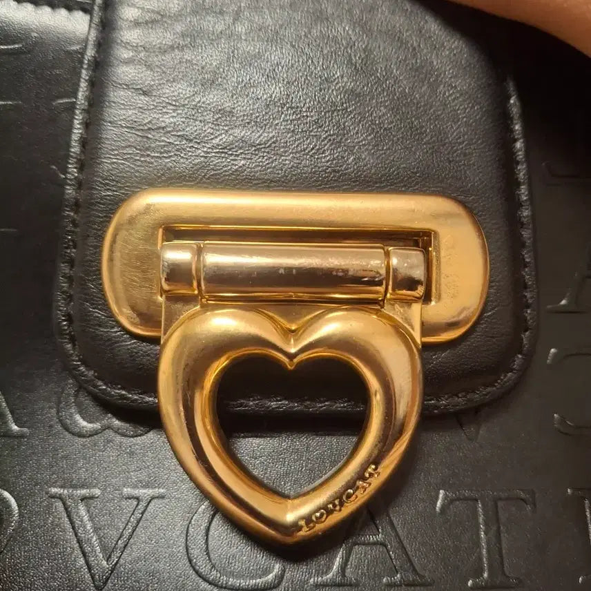 [BUNJANG] Lovecat Black Embossed Shoulder Bag / 러브캣 블랙 엠보 숄더백