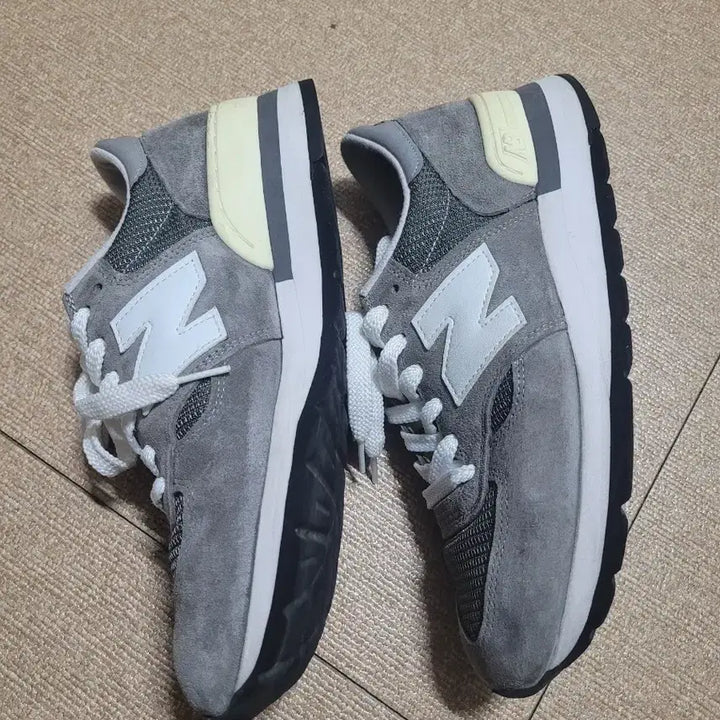 [BUNJANG] New Balance M990GRY 990v1 Gray Sneakers / 뉴발란스 m990gry  990v1 그레이 260