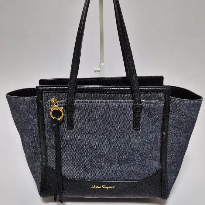 [BUNJANG] Salvatore Ferragamo Amy Tote Bag Denim Black / 페라가모 에이미 토트백 데님 블랙